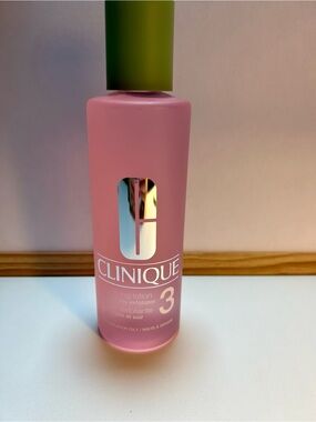 Clinique  - Exfoliator Clarifying Lotion 3